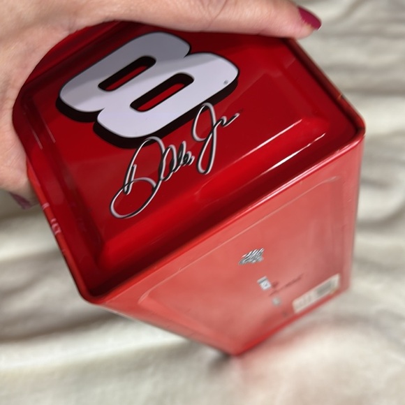 Dale Earnhardt, Jr. Lunch Box - Picture 6 of 13